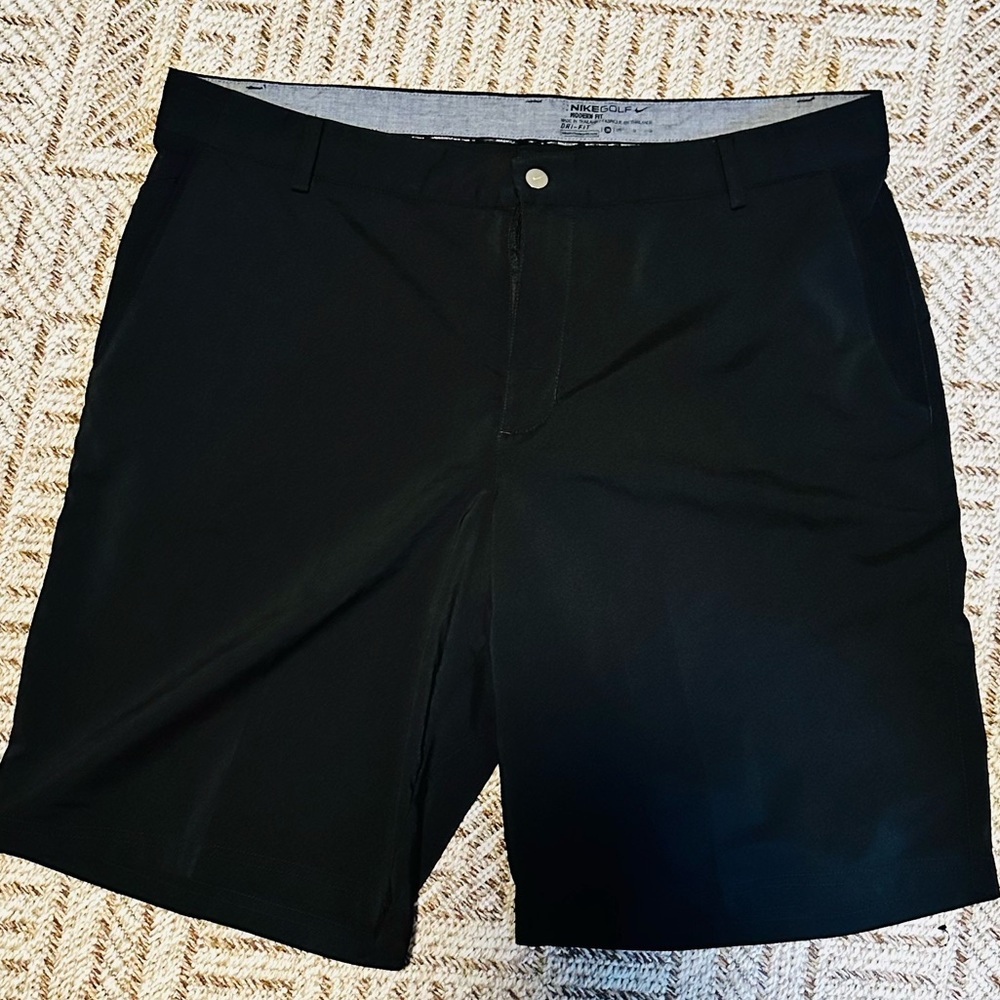 Men’s Nike Golf Shorts Modern Fit Dri-Fit Size 36